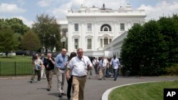 白宫特勤警员2015年6月9日命令所有的记者和工作人员从白宫新闻室撤出
