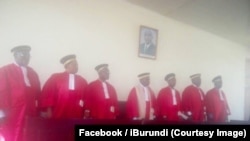 Les juges de la Cour constitutionnelle, à Bujumbura, Burundi, 31 mai 2018. (Facebook/iBurundi)