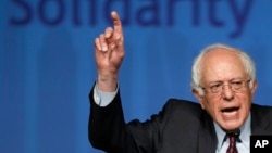 El senador por Vermont, Bernie Sanders dijo que no se quedará sin responder a las críticas y "golpes" de la ex secretaria Hillary Clinton.