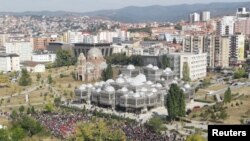 Novinari na Kosovu se susreću sa nekoliko problema u svom radu od sigurnosti, preko manjka sredstava do jezičkih barijera, Foto: REUTERS/Hazir Reka 