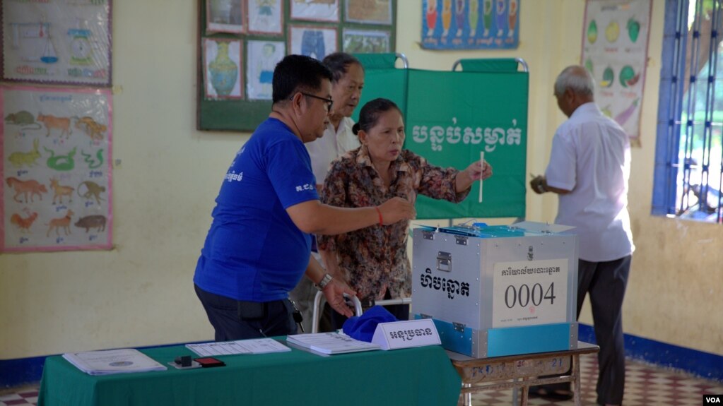 កម្រងរូបភាព៖ ការបោះឆ្នោតជ្រើសរើសក្រុមប្រឹក្សារាជធានីខេត្ត-ក្រុងស្រុកខណ្ឌចាប់ផ្តើម ដោយបក្សកាន់អំណាចរំពឹងថានឹងឈ្នះអាសនៈស្ទើរទាំងអស់