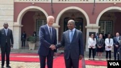 Shugaban kasar Amurka Joe Biden ya gana da takwaransa na Angola Joao Lourenco a fadarsa dake birnin Luanda.