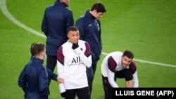 Kylian Mbappe, futebolista do PSG no dia do jogo frente ao Barcelona