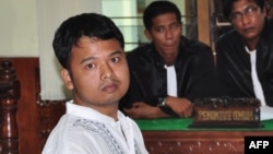 Alexander Aan, 30, seorang atheis dari Sumatra Barat yang dihukum penjara dengan salah satu dakwaan menyebarkan kebencian terhadap agama. (Foto: Dok)