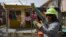 Ezequiel Rivera trabaja con Electric Energy Authority para restaurar líneas de distribución de energía dañadas por el huracán Maria en Puerto Rico.
