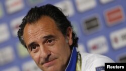 Pelatih Italia, Cesare Prandelli mengkritik UEFA karena menentukan jadwal pertandingan yang dinilai tidak adil (foto: dok). 