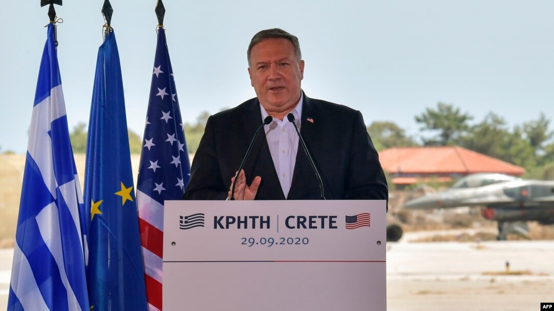 Menteri Luar Negeri AS Mike Pompeo dalam konferensi pers di Pulau Kreta, Yunani (29/9). 