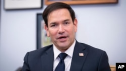 ARCHIVO - El senador Marco Rubio, nominado por el presidente electo Donald Trump para la secretaría de Estado de EEUU, habla durante una reunión en el Capitolio en Washington, el 3 de diciembre de 2024.