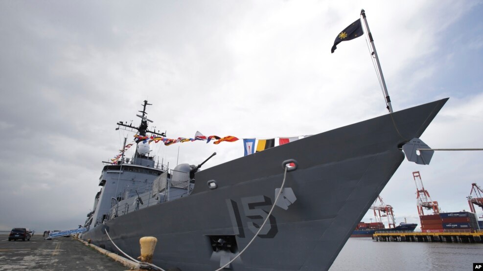 ເຮືອກ່ຳປັ່ນລົບ BRP Gregorio Del Pilar ຂອງຟີລິບປິນ ຈອດຢູ່ທີ່ທ່າເຮືອ ນະຄອນ Manila, ປະເທດຟີລິບປິນ.