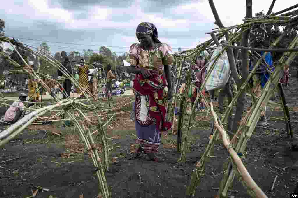 An internally displaced Congolese woman is seen at a camp in Bunia, Feb. 27, 2018. Twenty-three people were killed in renewed clashes between ethnic groups in the Democratic Republic of Congo's troubled east, according to an official toll.