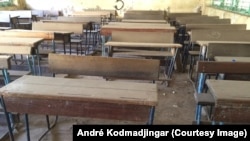 Une salle de classe vide au Lycée Félix Eboué, à N’Djamena, Tchad, 3 novembre 2016. VOA/ André Kodmadjingar