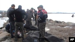 Equipa de resgate turca junto à fronteira entre Turquia e Grécia