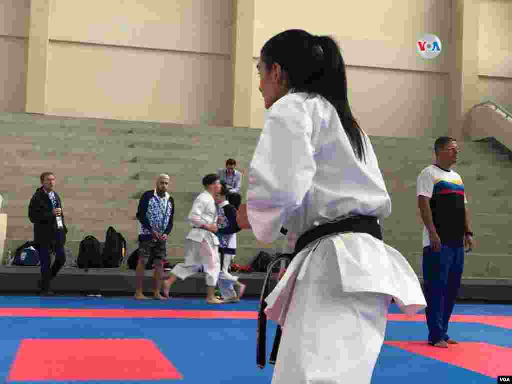 Marián Cuero, karateca de la selección venezolana, entrena durante los Juegos Panamericanos 2019, en Lima, Perú.&nbsp;
