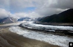 Alaska's Ruth Glacier in Denali National Park. (Carol M. Highsmith, Library of Congress Collection)