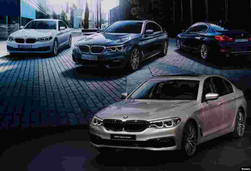 مدل جدید BMW 530E در&nbsp;نمایشگاه بین&zwnj;المللی خودروی آمریکای شمالی&nbsp;در شهر دیترویت در ایالت میشیگان.