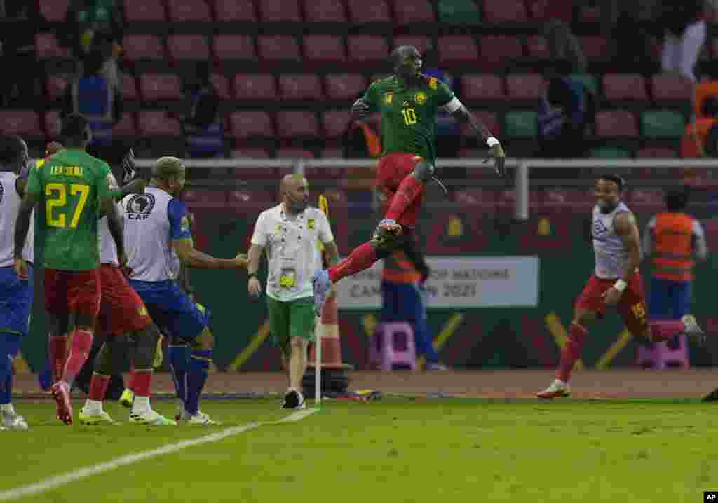 Cameroon&#39;s captain Vincent Aboubakar celebrates his second goal of the match, during the soccer match between Cameroon and Ethiopia.