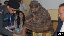 Asia Bibi dans la prison de Sheikhupura, près de Lahore, le 20 novembre 2010.