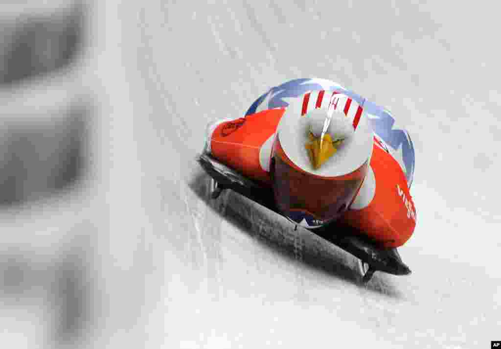 Katie Uhlaender from the United States starts her first run of the women&#39;s Skeleton World Cup race in Koenigssee, Germany.
