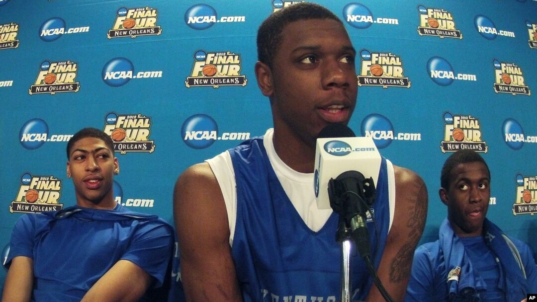 Terrence Jones, escoltado por sus compañeros de Kentucky, Anthony Davis y Doron Lamb, explican como harán para ser campeones.