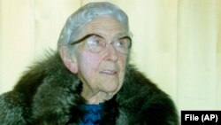 Foto penulis Inggris Agatha Christie, pada tahun 1974 (foto: ilustrasi).