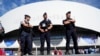 Agentes de policía franceses se encuentran afuera del Stade de Marseille antes del inicio del partido de cuartos de final de la Copa Mundial de Rugby entre Gales y Argentina, en Marsella, Francia, el sábado 14 de octubre de 2023.