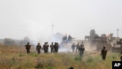 Kurdski borci napadaju ekstremiste Islamske države nadomak Kirkuka (arhivski snimak)