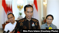  Presiden Joko Widodo menjawab pertanyaan wartawn di Istana Kepresidenan Bogor, Selasa, 12 Juni 2018. (Foto: Biro Pers Istana)