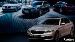 BMW 530e dipamerkan pada pameran auto di Detroit, Michigan Januari lalu (foto: dok). BMW bermitra dengan Delphi akan memproduksi mobil swakemudi. 