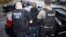 Hay planes para contratar a miles de agentes adicionales, ampliar la lista de prioridad de arresto y deportación inmediata de inmigrantes.