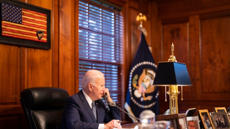 Biden-Putin akan Berdialog, AS Perintahkan Staf Kedutaan Tinggalkan Ukraina