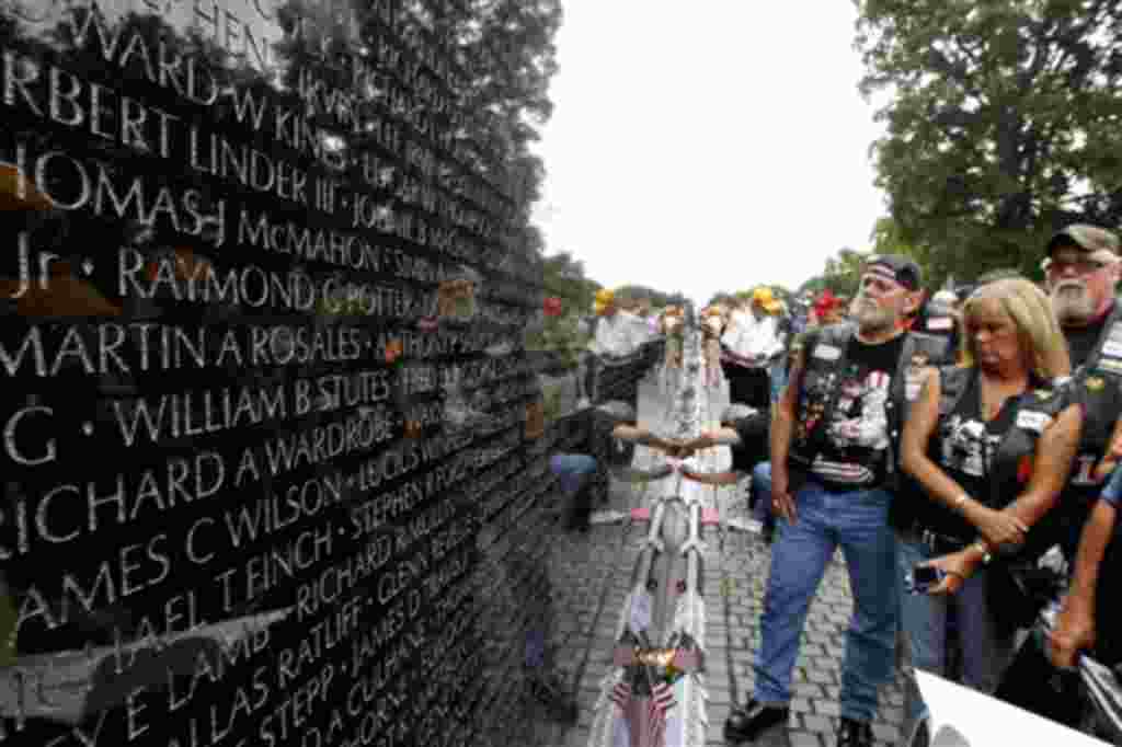 El muro de los soldados caídos en la guerra de Vietanam, es uno de los más visitados por los turistas en Washington.