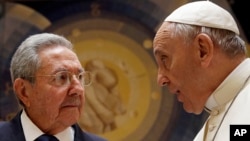 Рауль Кастро и папа Франциск