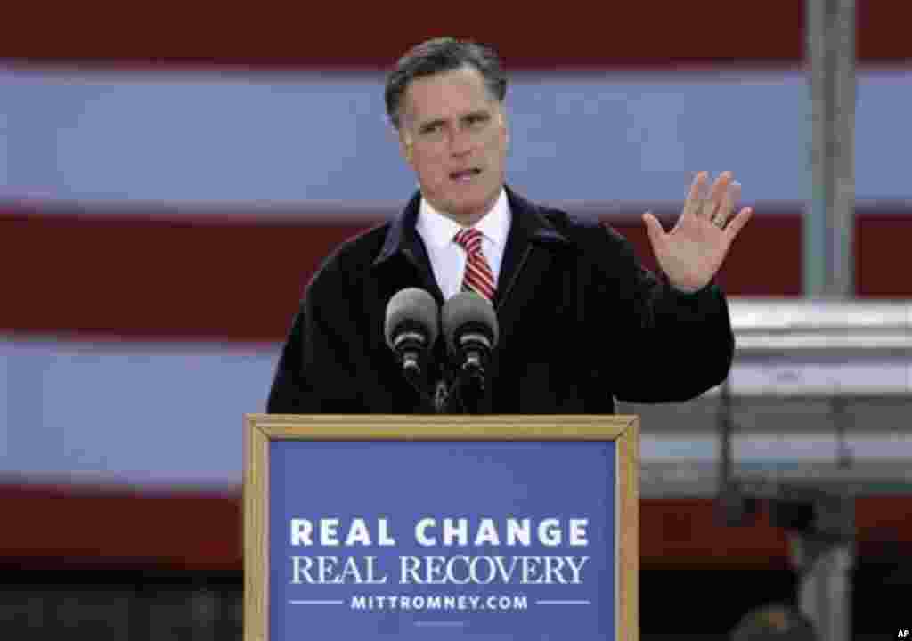 Le candidat républicain Mitt Romney s'adressant à une foule à Ames, dans l'Etat de l'Iowa
