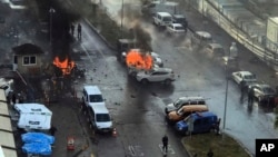 تصویری از انفجار روز پنجشبنه در مقابل دادگستری استان ازمیر. 