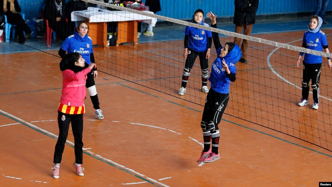 Kobuldagi sport zallarida