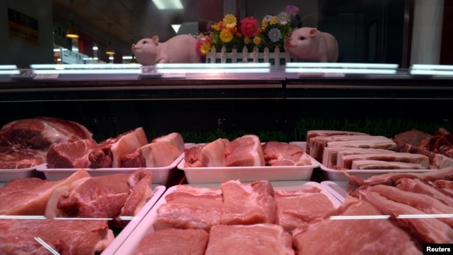 2019年9月23日北京一家沃尔玛超市里的猪肉柜台。