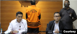 Plt Juru bicara Komisi Pemberantasan Korupsi (KPK) bidang Penindakan Ali Fikri (kanan). (Foto: KPK)