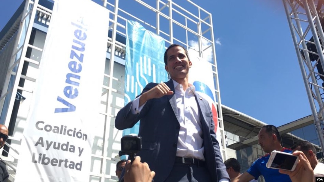 Juan Guaidó, presente en el evento denominado Voluntarios por Venezuela, dijo que se organizarán para organizarán brigadas de voluntarios para el ingreso y entrega de los alimentos y los insumos. 