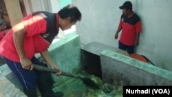 Sampah buah penghasil biogas untuk menggerakkan generator listrik di Pasar Gamping, Yogyakarta. (Foto:VOA/Nurhadi)