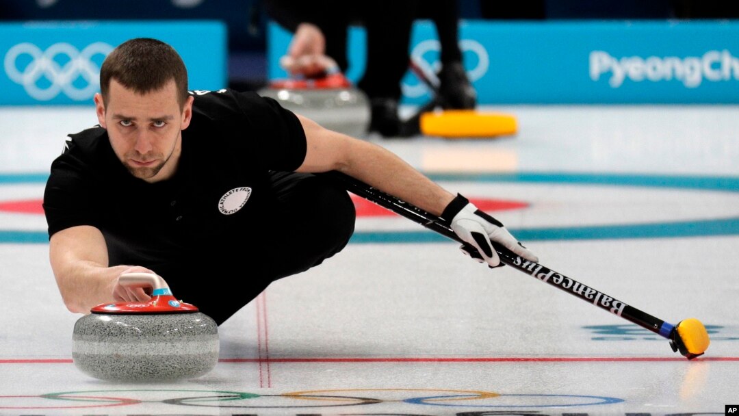 Pelatih Rusia Alexander Krushelnitsky berlatih menjelang Olimpiade Musim Dingin 2018 di Gangneung, Korea Selatan, 7 Februari 2018. (Foto: dok)
