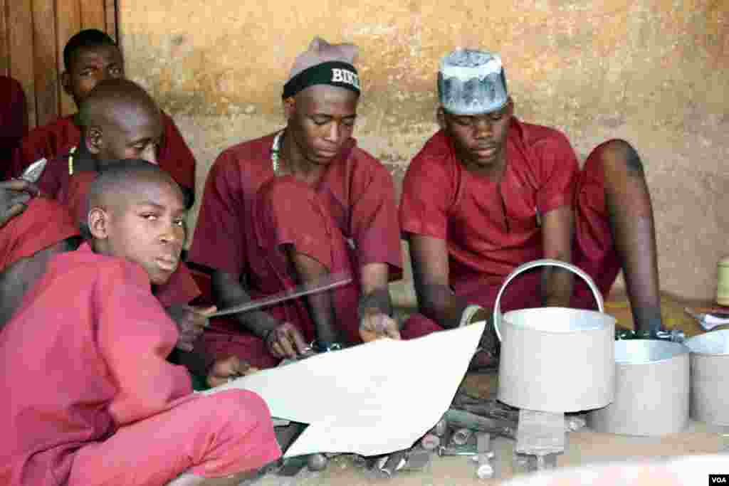 Patients say their parents committed them to this mental health facility and they will only be released when their parents are satisfied they have been cured, Kaduna, Nigeria, February 12, 2014. (Heather Murdock/VOA) 