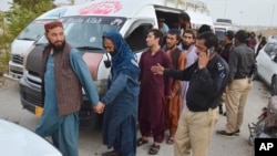 بر اساس معلومات وزارت امور داخله پنجاب، تاکنون ۱۴۲ هزار و ۸۲۰ شهروند افغانستان از این ایالت بازگردانده شده‌اند. عکس- آرشیف 