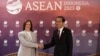 Vicepresidenta Harris y presidente indonesio hablan sobre tratado de libre comercio