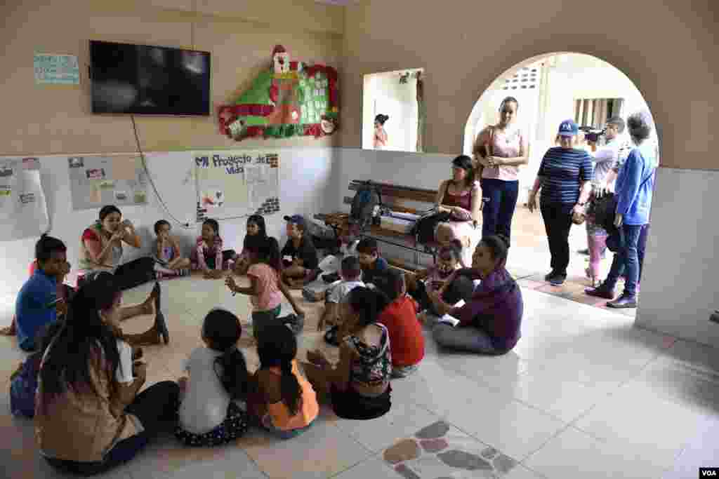 The Scalabrini International Migration center has two rooms, one for men and one for women, and can accommodate 70 people. (Photo: Diego Huertas / VOA Spanish)