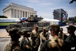 Persiapan perayaan Empat Juli (4th of July) bertajuk "Salute to America" di Washington, D.C., 3 Juli 2019.