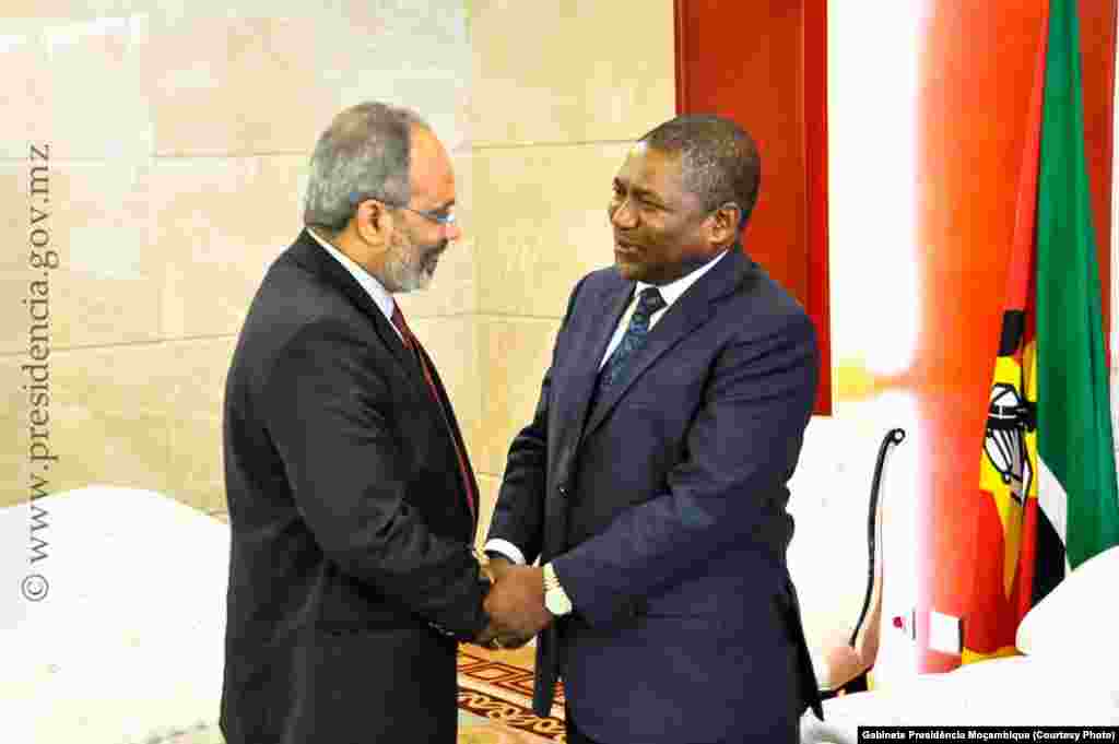 Presidente Filipe Nyusi com Carlos Lopes, Secretário Executivo da Comissão Económica para África da ONU