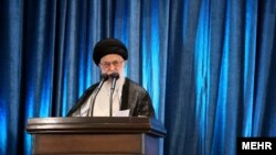  علی خامنه‌ای، رهبر پیشین جمهوری اسلامی (آرشیو)