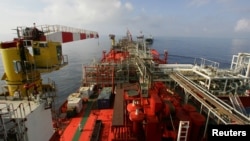 浮式生产储卸油船Munin的甲板浮在南中国海的陆丰油田，位于香港东南250公里处。