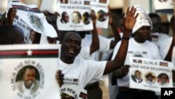 Raia wa Sudan Kusini wakisherehekea uhuru wao Julai 9 mjini Juba