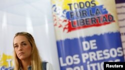 Lilian Tintori, esposa del encarcelado líder opositor Leopoldo López, ha abogado por la libertad de todos los presos por motivos políticos en Venezuela.